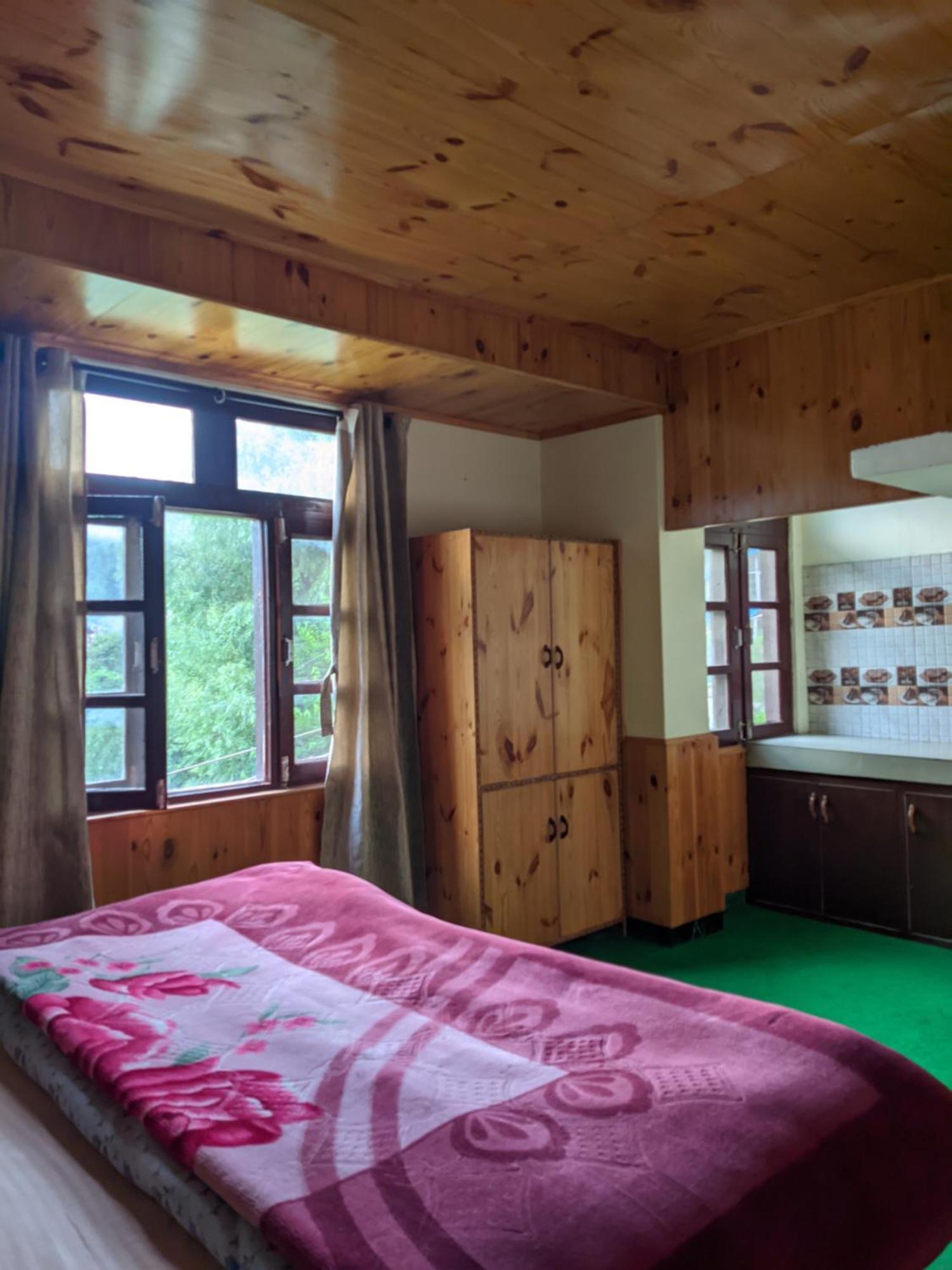 Summer Cottages Manali  Phòng bức ảnh